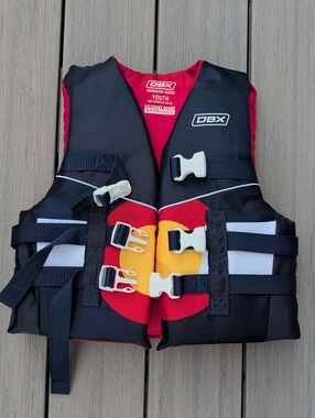 DBX Youth Life Jacket - Colorado Flag Emblem In Navy, Red, Yellow